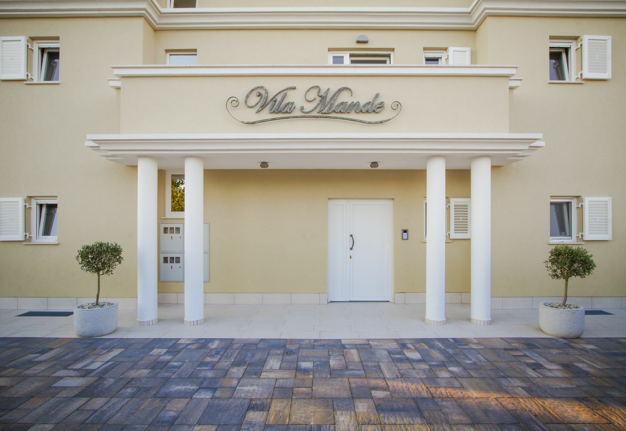 Luxury Apartments Villa Mande Malinska Buitenkant foto