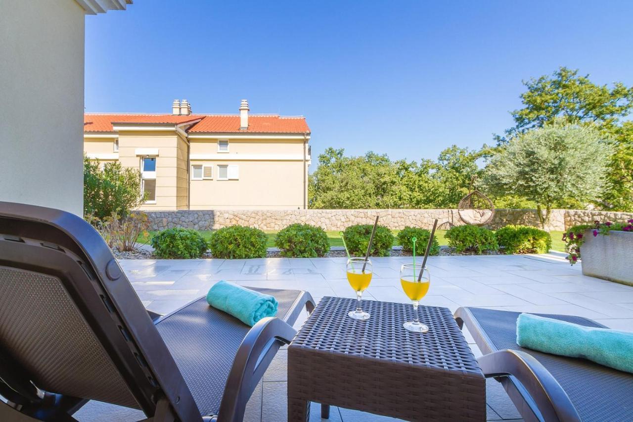 Luxury Apartments Villa Mande Malinska Buitenkant foto