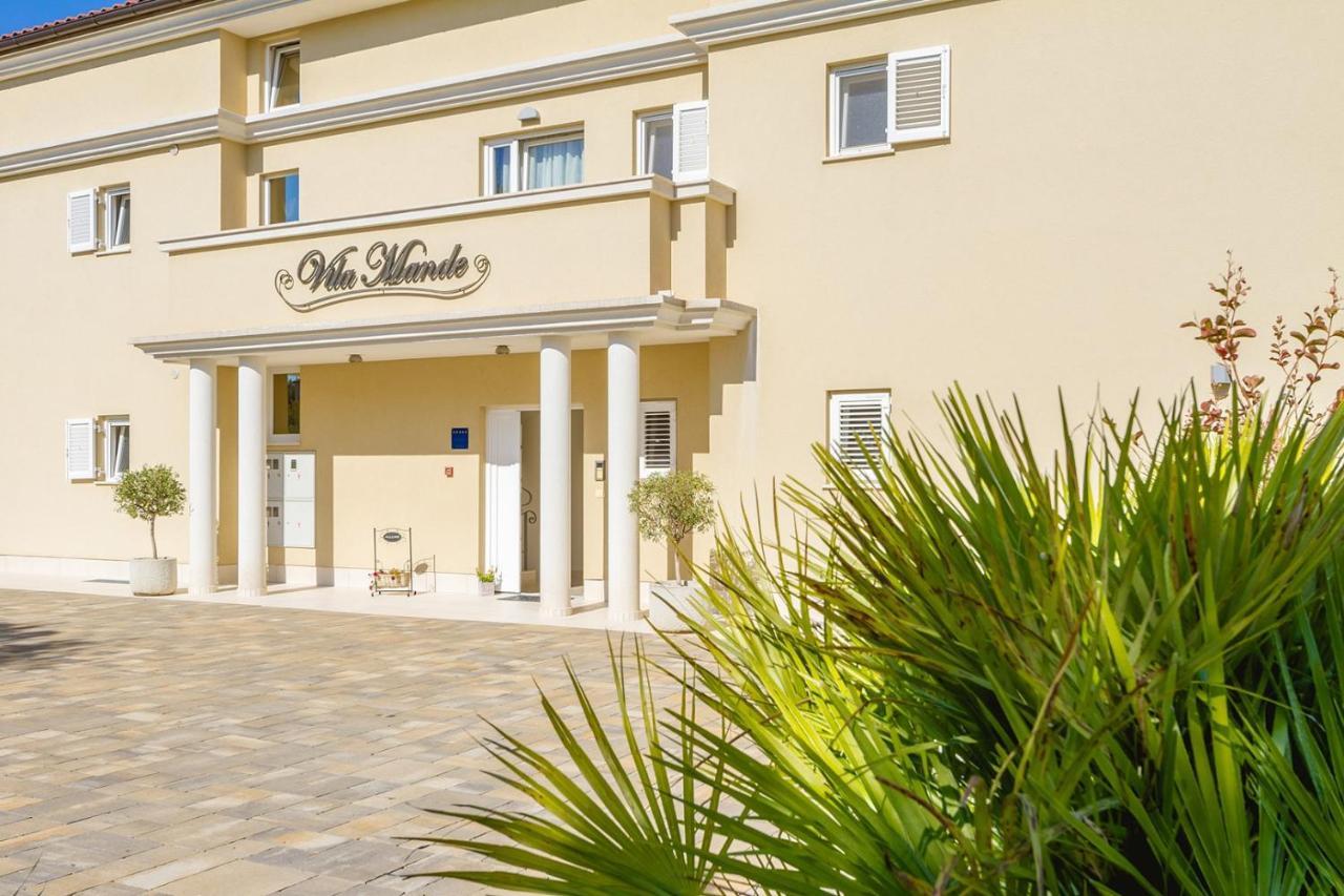 Luxury Apartments Villa Mande Malinska Buitenkant foto