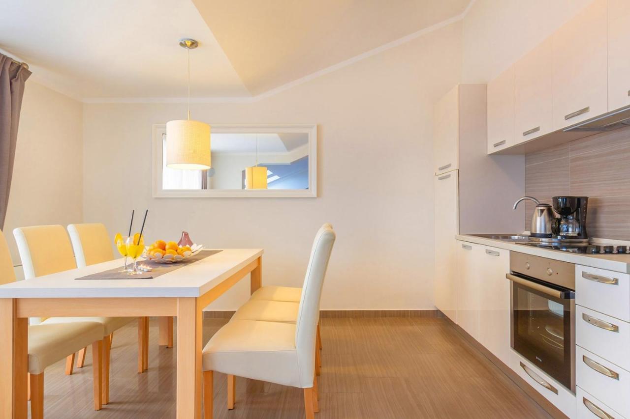 Luxury Apartments Villa Mande Malinska Buitenkant foto