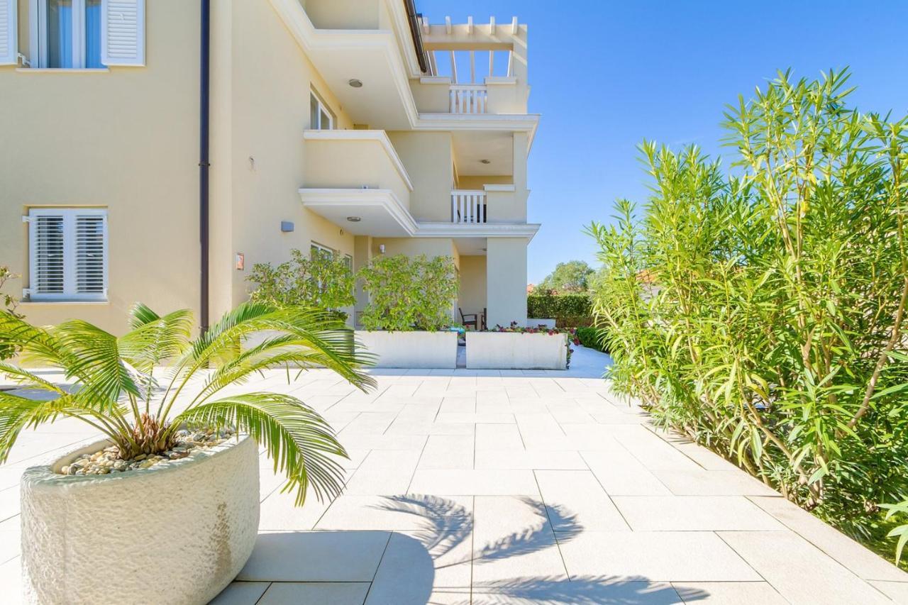 Luxury Apartments Villa Mande Malinska Buitenkant foto