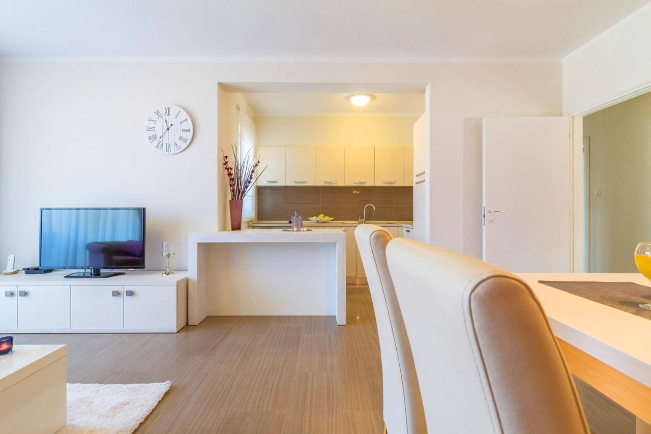 Luxury Apartments Villa Mande Malinska Buitenkant foto